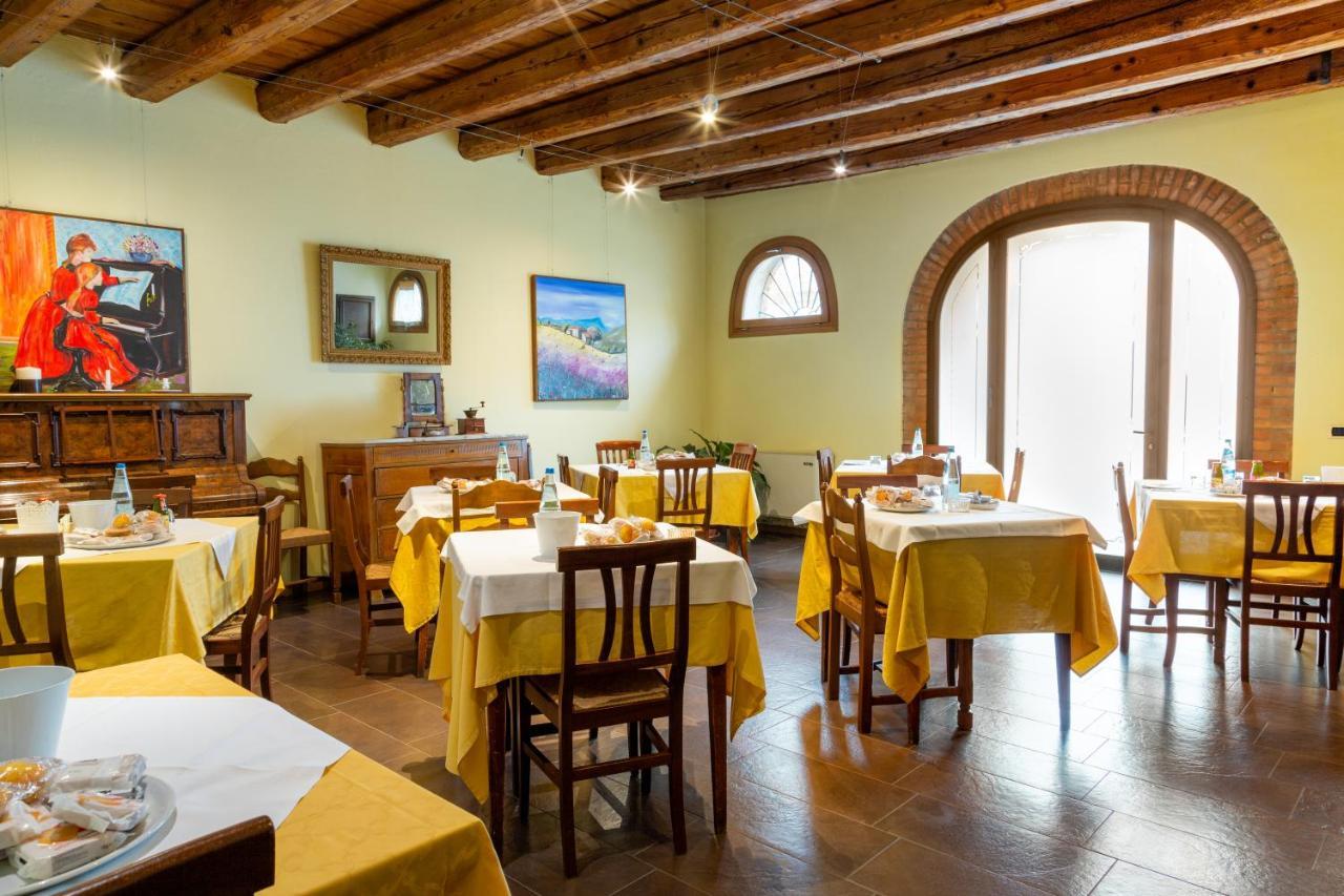 Albergo Ristorante Leon D'Oro Este Exterior photo
